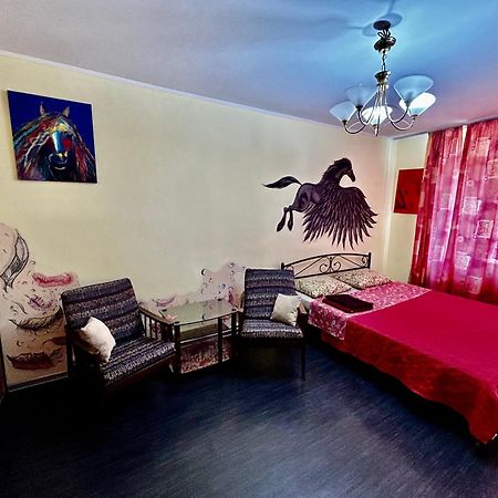 Apartment Near Train Station And Close To City Center Kiev Extérieur photo