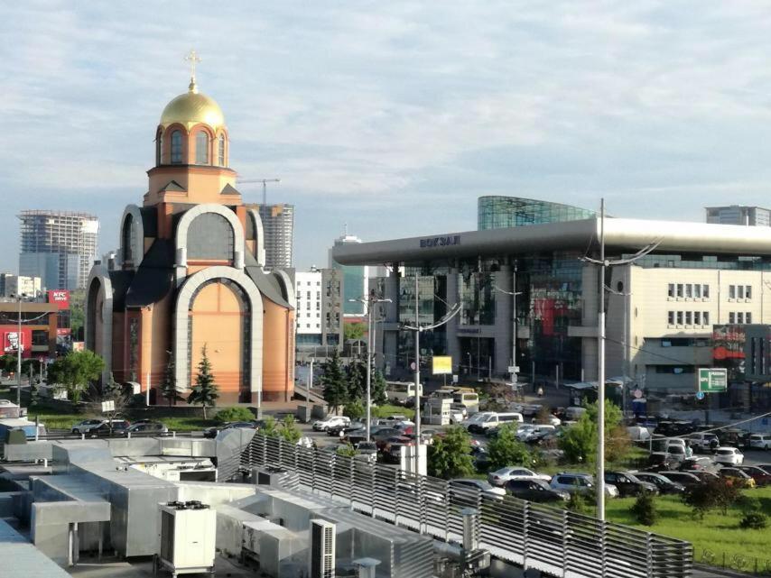 Apartment Near Train Station And Close To City Center Kiev Extérieur photo