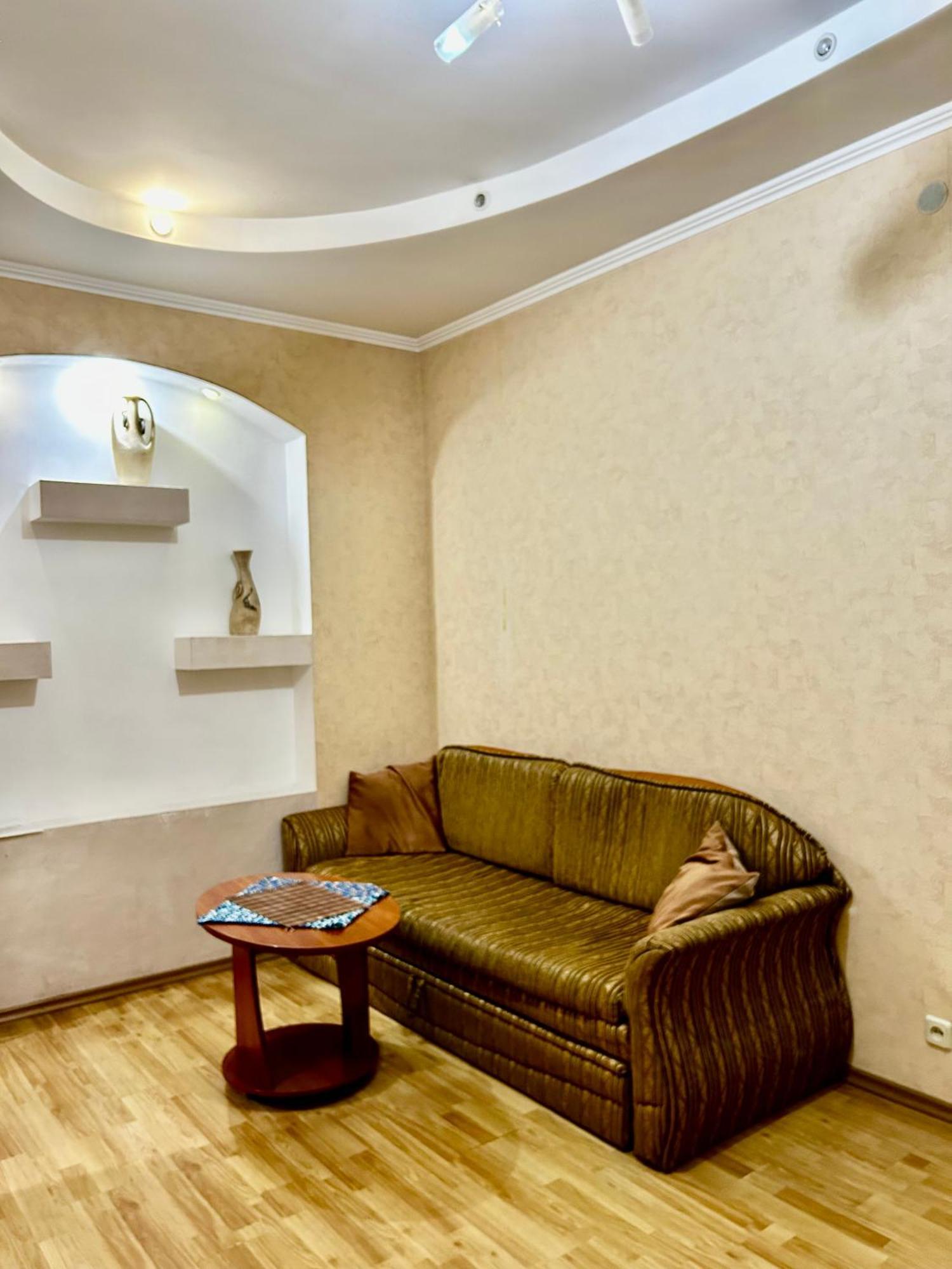 Apartment Near Train Station And Close To City Center Kiev Extérieur photo